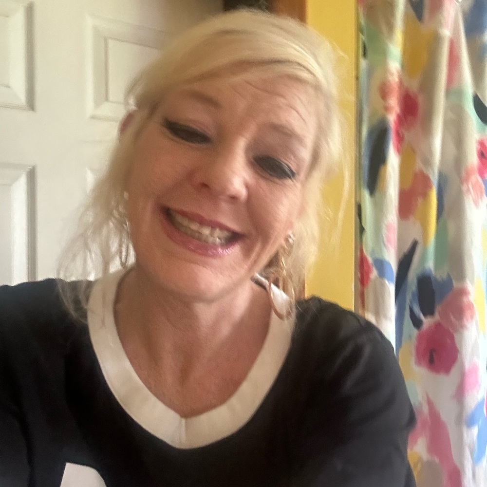 Meet your Posher, Becky